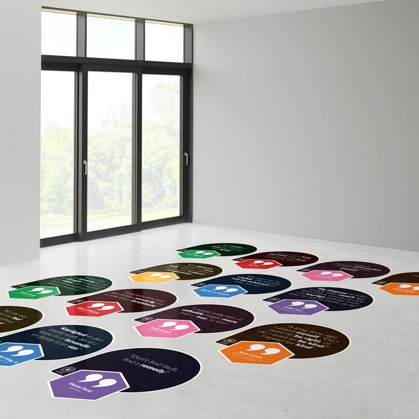 Gulvfolie med 14 forskellige citater